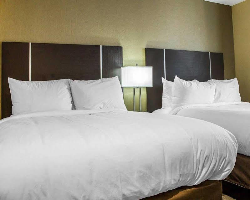 Pitkin Hotel New York Bagian luar foto